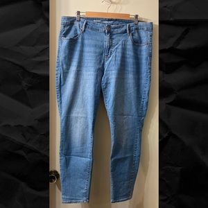 Old Navy Super Skinny Mid Rise Stretch Jeans - Size 16
